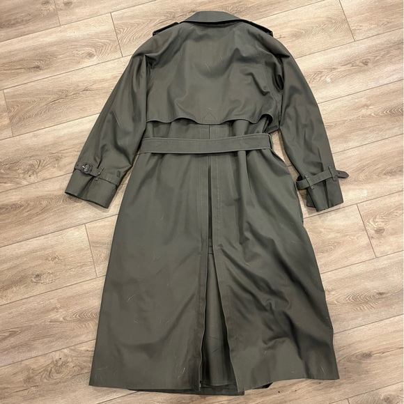 Heavy trench coat with removable liner - Picture 5 of 8